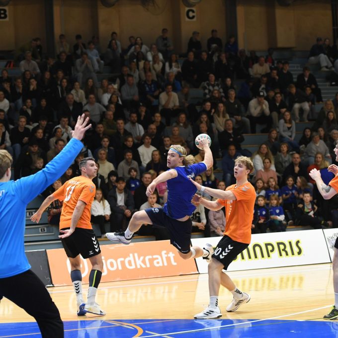 Viking-gutten Kristoffer Gjelsvik i aksjon